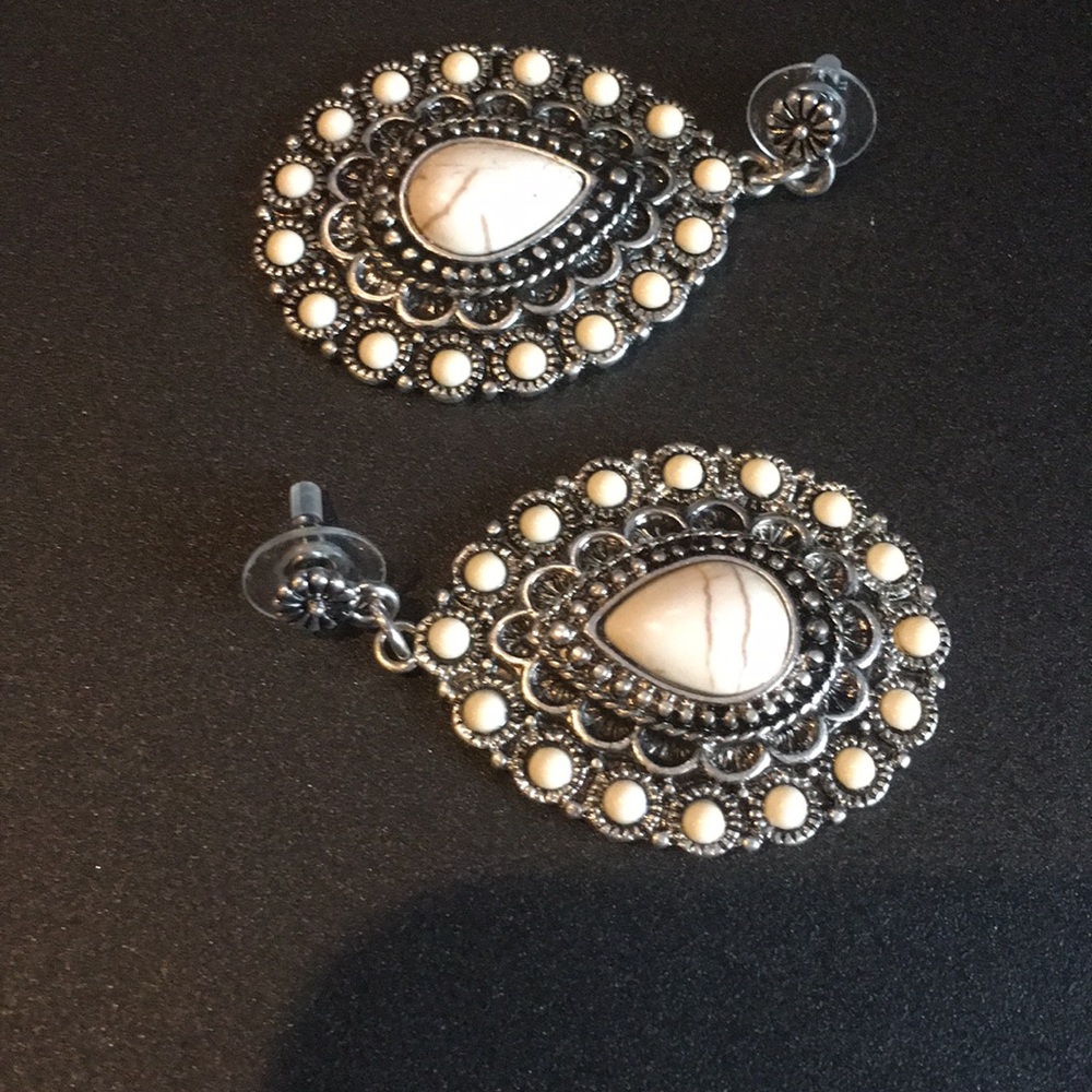 Hypo Allergenic posts complaint earrings